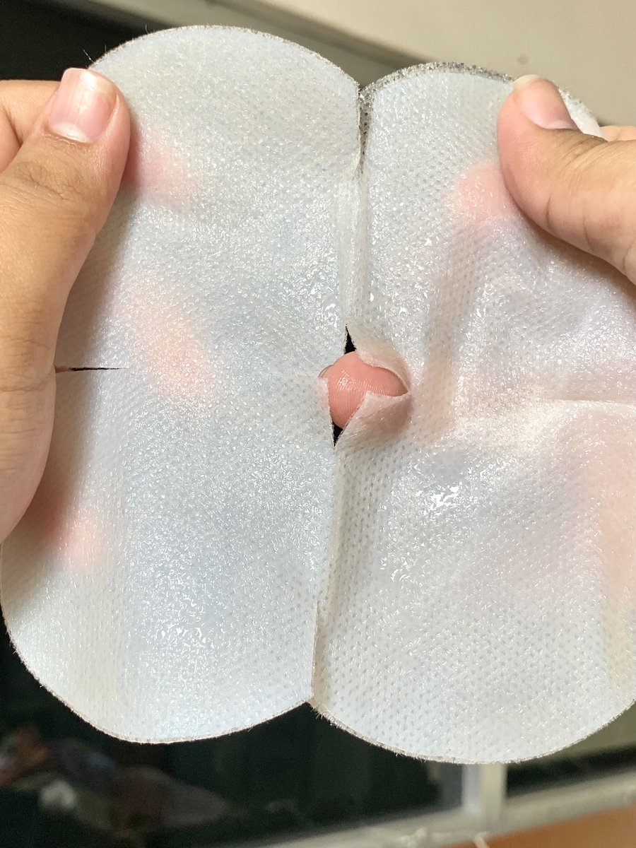 keshikiayame's tweet photo. GUYS LIHATT AKHIRNYA AKU COBAIN SHEET MASK BUAT TETEW setelah sekian lama penasaran…. 

Lumayan buat bunda dan mbak-mbak yang mau nikah bisa dicoba tetew care satu ini😭😁
Biar kulit nya lembab dan lebih firm🌸 https://t.co/drILZ9kYlQ