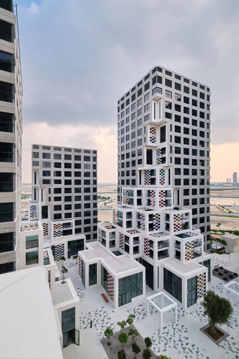 Pixel, the 85,000-square-metre mixed-use development designed by MVRDV in Abu Dhabi, is now complete.

Check out the full article on e-architect 👉 bit.ly/3YbECwx

#architect #architecture #building #residential #complex #mvrdv