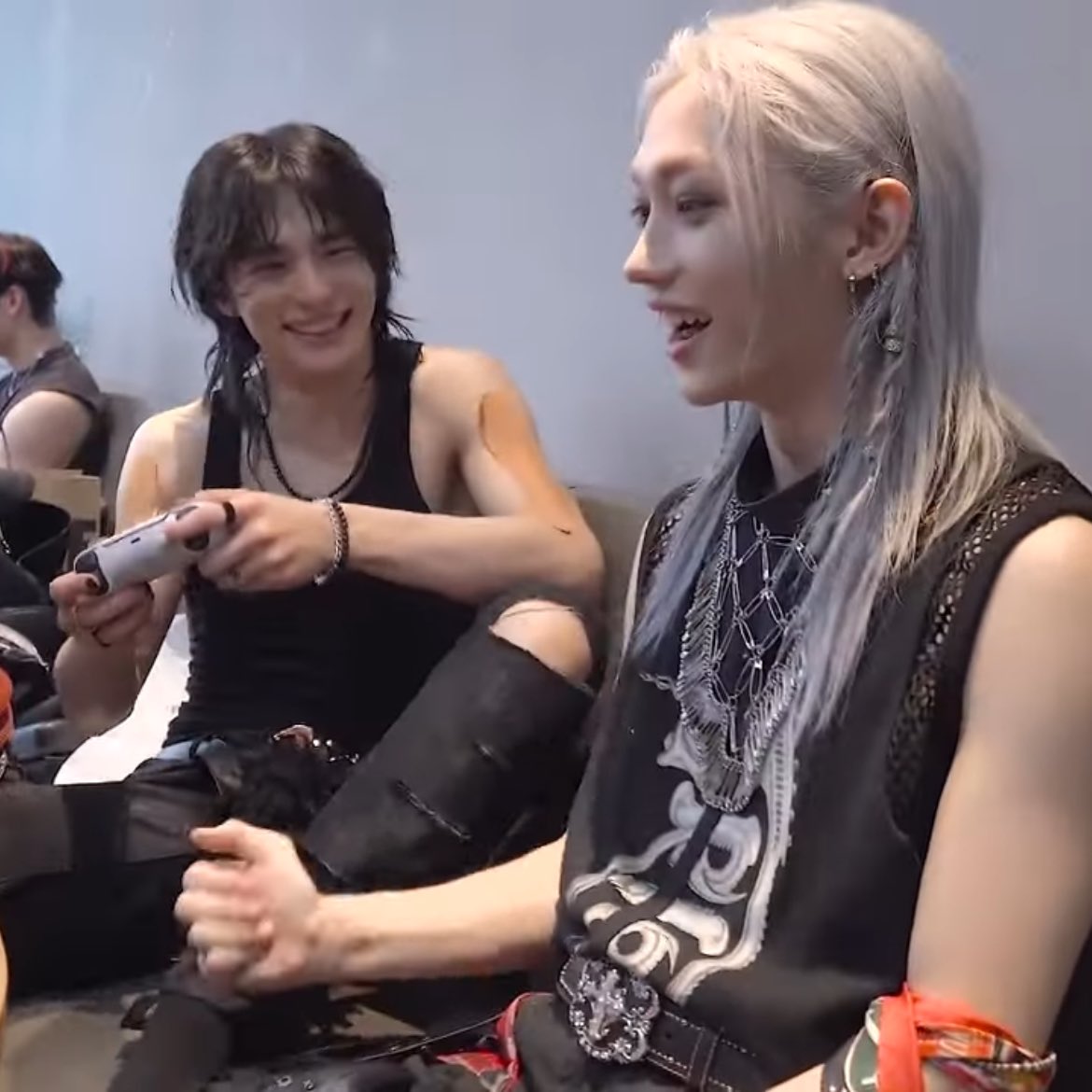 divinetart's tweet photo. I love them being happy together 😭😭😭 https://t.co/7N57gBFjUO