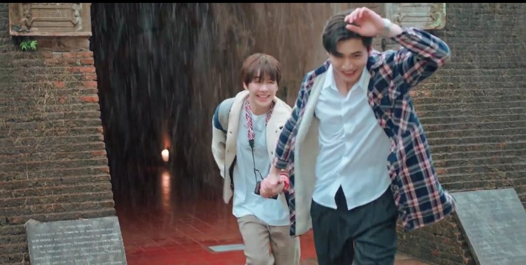 painii__'s tweet photo. @cooheartt Love rain scene 🌧🌧🌧
#FoureverYouPilot https://t.co/v2m1ZOBGSu