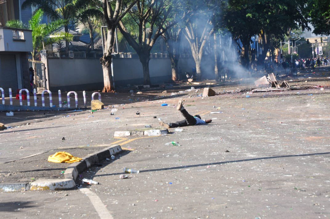 bonifacemwangi's tweet image. .@RailaOdinga are you saying these young men were murdered so that you, and your friends could get jobs? They died for a better Kenya, that’s free of bad leadership, corruption, tribalism and hand cheque politics. This is level of betrayal is unforgivable. We shall not forget.