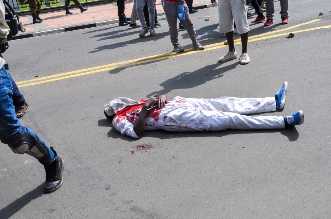 bonifacemwangi's tweet image. .@RailaOdinga are you saying these young men were murdered so that you, and your friends could get jobs? They died for a better Kenya, that’s free of bad leadership, corruption, tribalism and hand cheque politics. This is level of betrayal is unforgivable. We shall not forget.