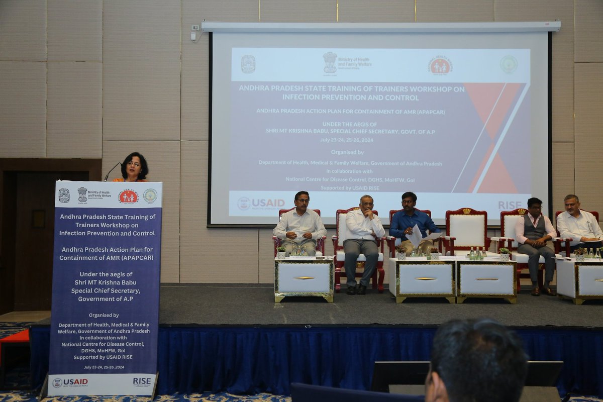 ArogyaAndhra's tweet photo. Commissioner Shri C. Hari Kiran  and Dr Lata Kapoor sharing their thoughts with the healthcare professionals at the Andhra Pradesh State ToT Workshop on Infection Prevention and Control in collaboration with @NCDCMoHFW &amp; supported by @USAIDRISEINDIA #APAPCAR https://t.co/ejvPRwZRi0