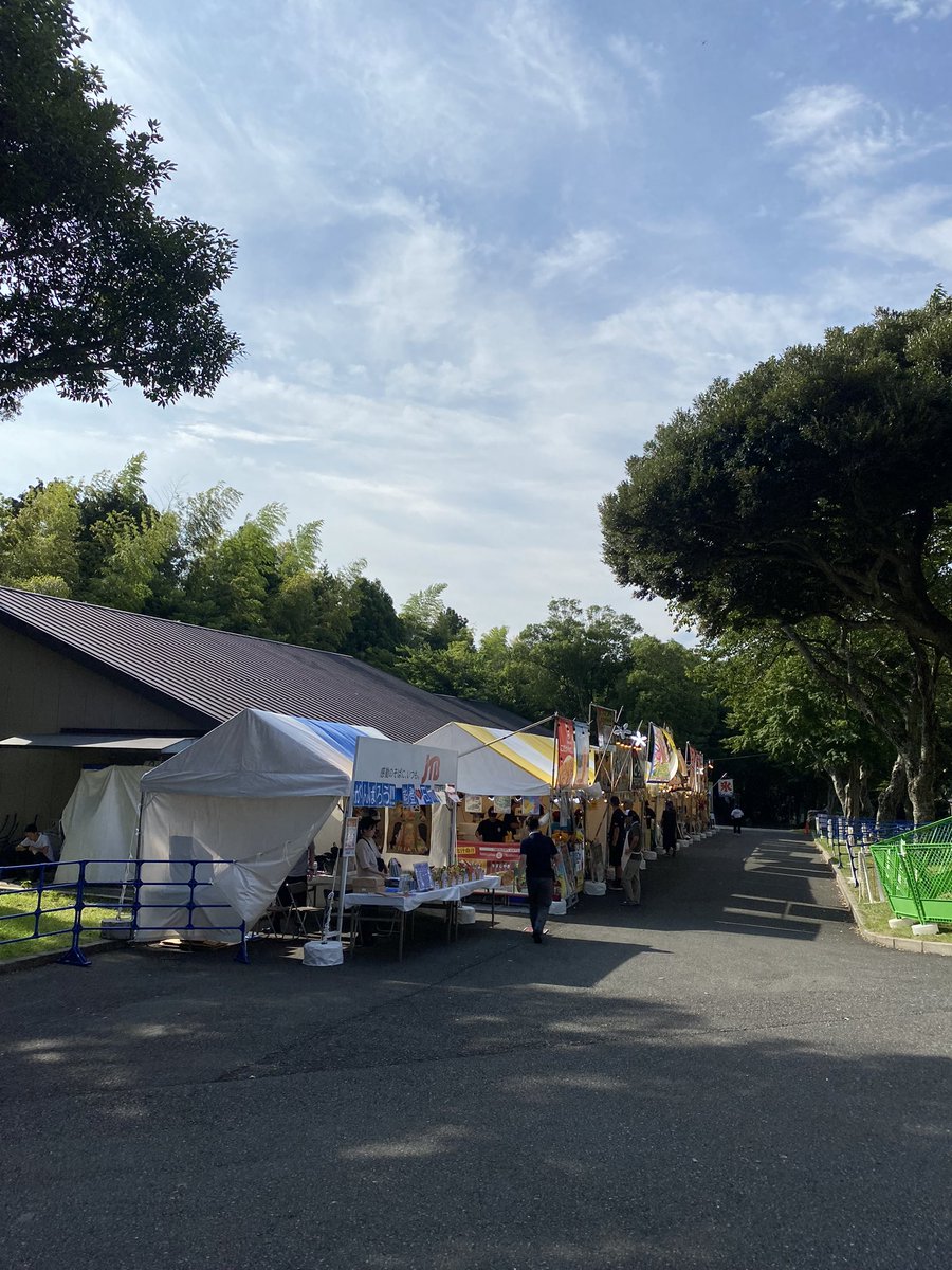 nippondaira's tweet image. 【日本平まつり開場🌻】

開場いたしました！
皆様のご来場をお待ちしております☺️🎆

⚠️本日は静岡市内で38.8℃を観測し、全国一の暑さとなっています。（気象庁14:00時点）
熱中症警戒アラートも発表中ですので、こまめな水分補給をお願いいたします🥤