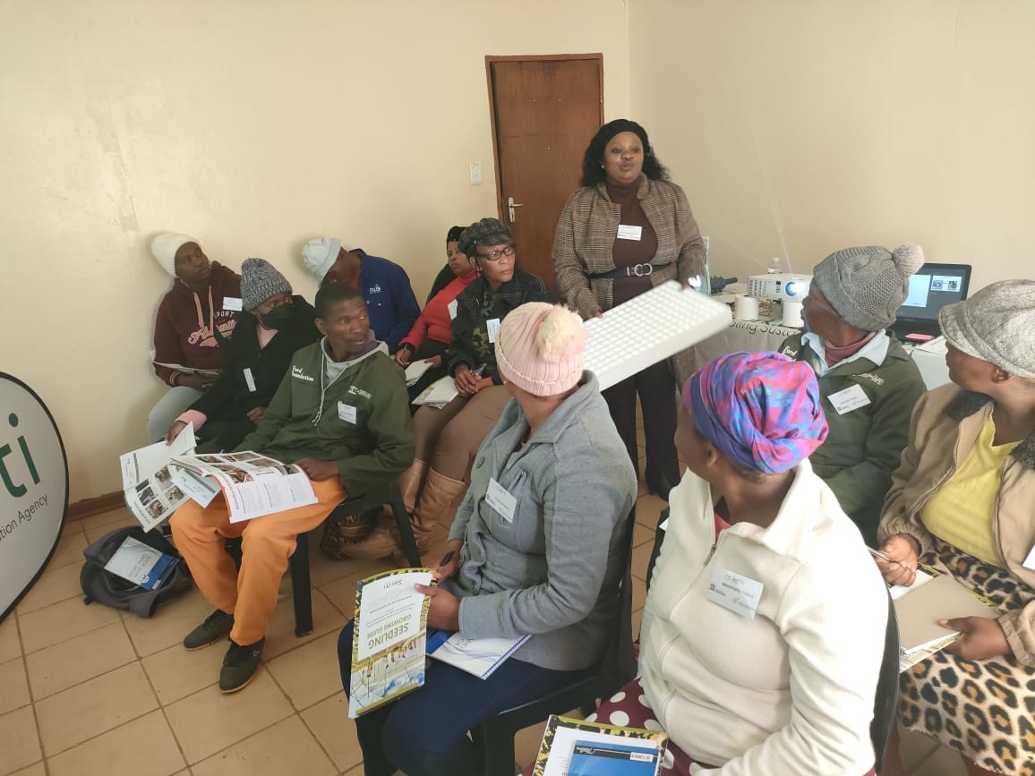 SeritiInstitute's tweet image. This initiative promotes food security, sustainability, and community empowerment. It is a significant step towards creating a more resilient and self-sufficient community.

#WorkLearnGrow #WLG #Seriti #Agriculture #Development #Sustainability #CommunityDevelopment #Zeerust