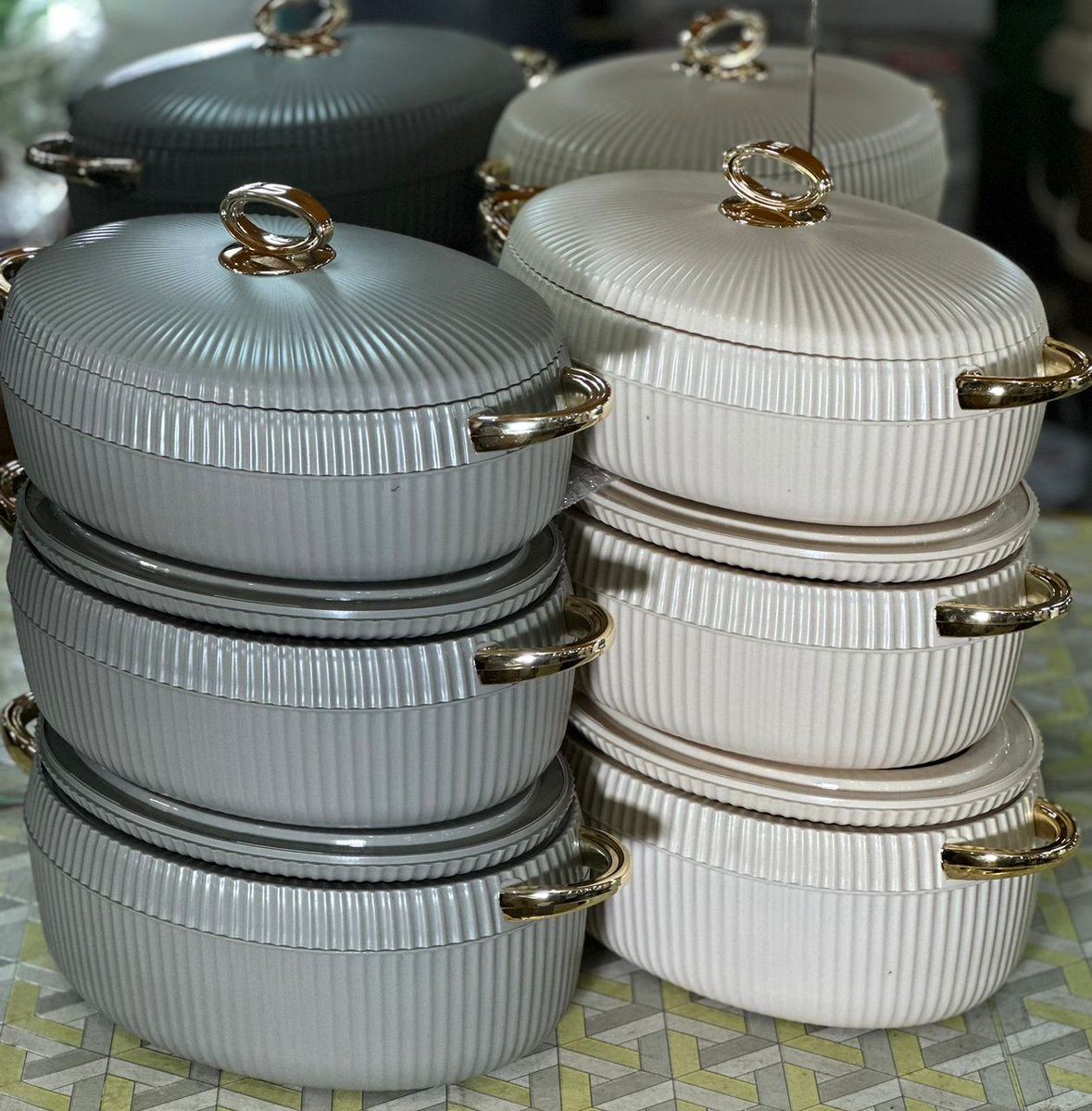 FatimaJiya3's tweet photo. Luxurious food warmers
Set of 3pieces
Frame 1 n 2 NGN 60,000
Frame 3 n 4 NGN 70,000
https://t.co/9aAxN1Jvjb
WhatsApp 08180334254.
Minna, Niger State
#foodwarmer #kitchenaccessories #kitchenutensils #kitchen #lagoskitchen https://t.co/0AOr284tlk