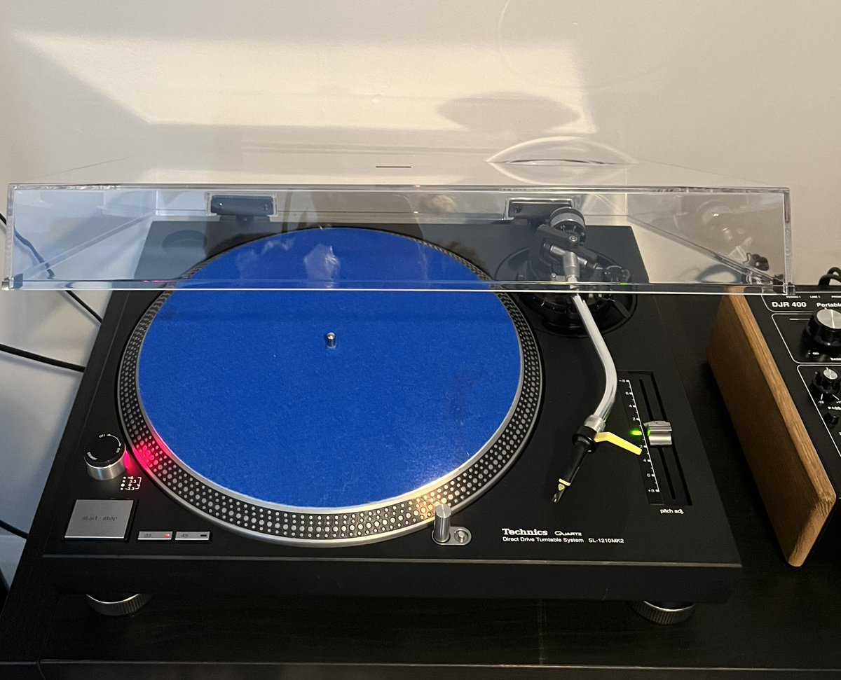 deck_doctor's tweet image. Matt black powder coated plinths with white screen printing, full service with new pitch units, GR rca cables, new ground cables, new neon lamps &amp;amp; new dustcovers to finalise the look.
#Technics1200 #Technics1210 #technicssl1210 #technicssl1200 #deck_doctor #deckdoctor #plinth
