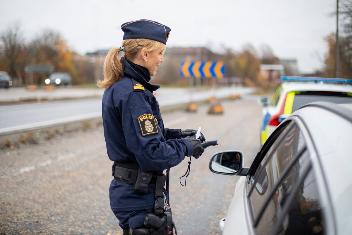 20 000 körkort återkallade under första halvåret. #körkort #vägtrafik #trafiksäkerhet

transportstyrelsen.se/sv/om-transpor…