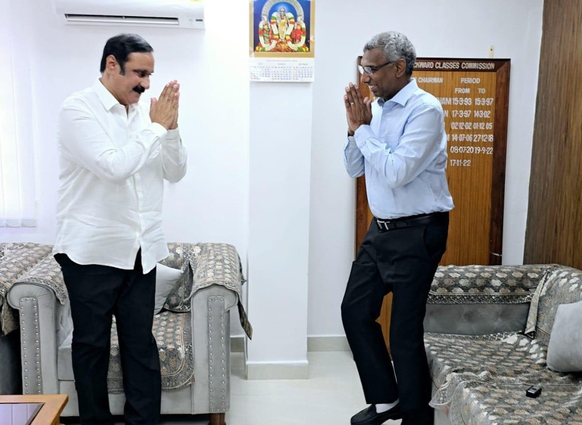 draramadoss's tweet photo. தமிழ்நாட்டில், 69 விழுக்காடு இட ஒதுக்கீட்டுக்கு பேராபத்து வருவதை தடுக்கவும், சாதிவாரி மக்கள் தொகை கணக்கெடுப்பை நடத்த வலியுறுத்தியும், வன்னியர்களுக்கு 10.5 விழுக்காடு உள் ஒதுக்கீடு வழங்க வலியுறுத்தியும், தமிழ்நாடு பிற்படுத்தப்பட்டோர் ஆணையத்தின் தலைவர், ஓய்வு பெற்ற நீதியரசர் வீ.பாரதிதாசன் அவர்களை சந்தித்த போது.!