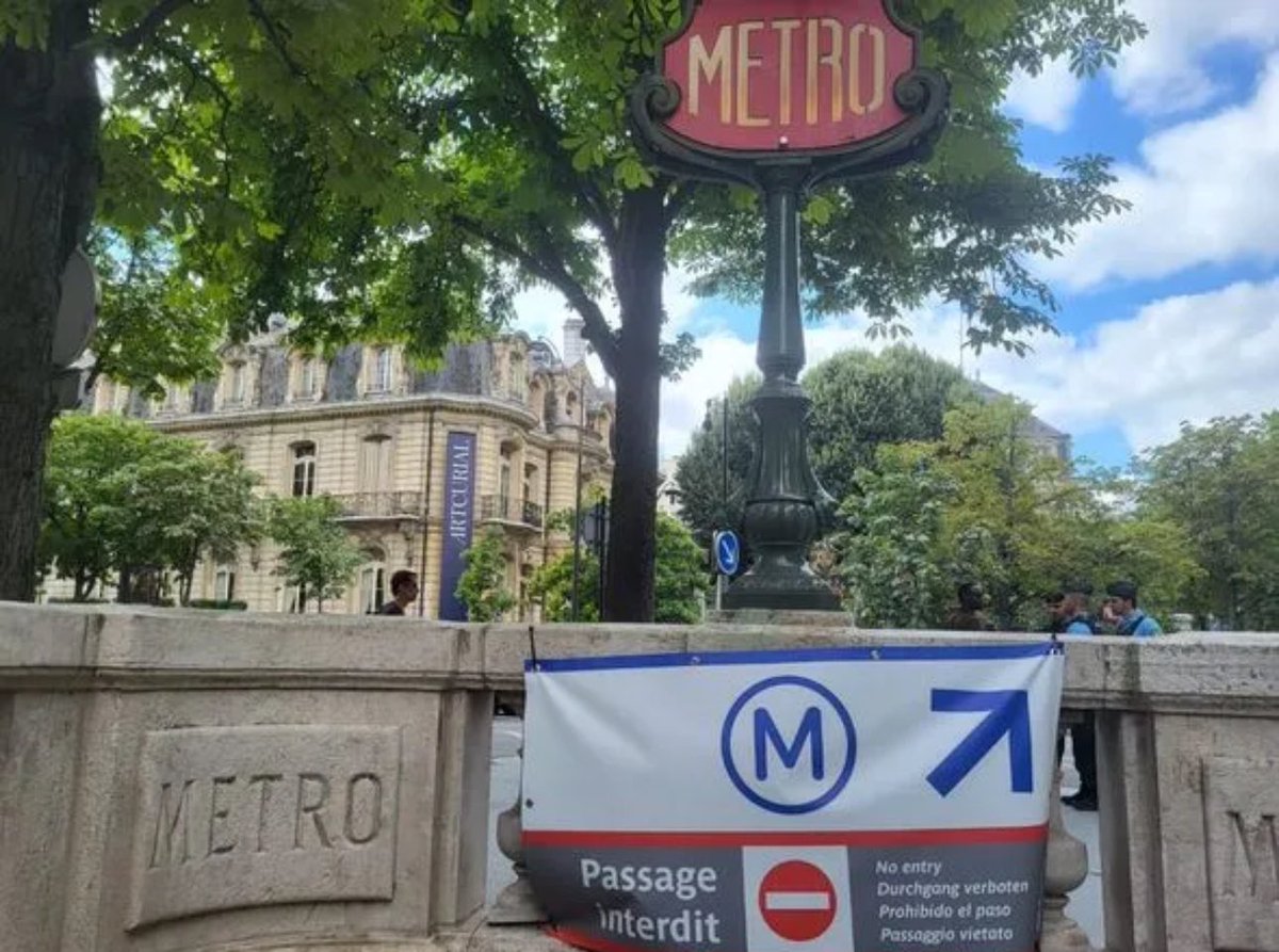 Milady__Oscar's tweet photo. 1- Regarde bien cette image 
2- Analyse les informations données 
3- Découvre dans le tweet suivant si tu avais bien compris 
4- Pleure en parisien (ou de rire) https://t.co/hy0eurKpNE