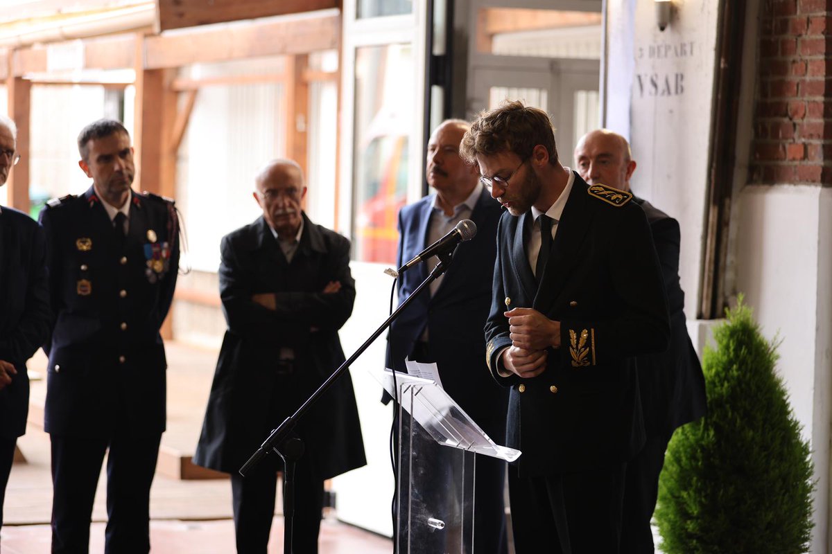 #Cérémonie I Victor JOZON, directeur de cabinet du <a href="/Prefet80/">Préfet de la Somme</a>, s'est rendu à la cérémonie de passation de commandement du <a href="/sdis80/">Sapeurs-Pompiers de la Somme - SDIS80</a>.

👉 La préfecture de la Somme souhaite la bienvenue au commandant Antoine LASALLE, chef du CIS Amiens-Catelas.