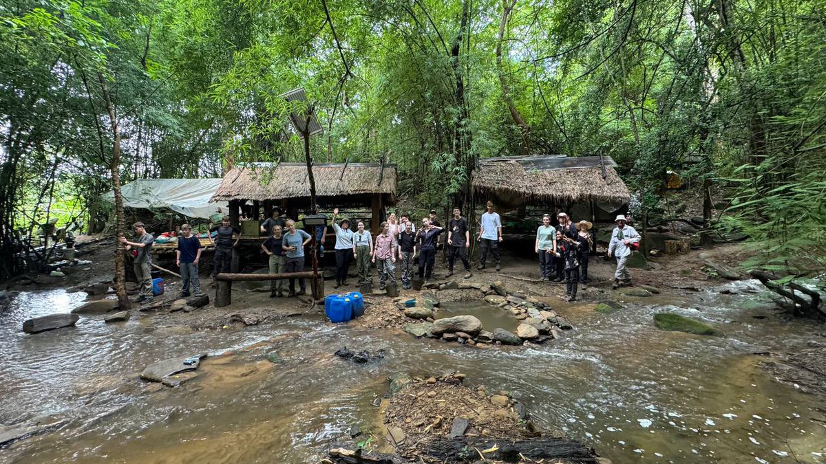 CampCambodia's tweet photo. Students #TeamTonsay say goodbye to #campBengMealea and get ready for trekking on Kulen mountain ⛰️🥾 🌿🌿
#Dosomethingamazing
#Campseffect 
@CampsInt https://t.co/eVrQ5DKY72