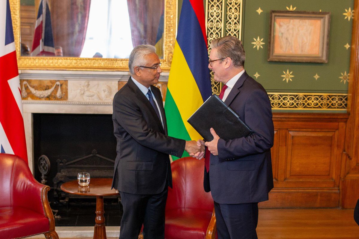 Pravind Kumar Jugnauth (@kumarjugnauth) on Twitter photo I had the opportunity to personally congratulate Prime Minister <a href="/Keir_Starmer/">Keir Starmer</a>. I am confident that both our Governments will continue their collaboration in various fields and uphold values dear to both our countries. I had the opportunity to personally congratulate Prime Minister <a href="/Keir_Starmer/">Keir Starmer</a>. I am confident that both our Governments will continue their collaboration in various fields and uphold values dear to both our countries.