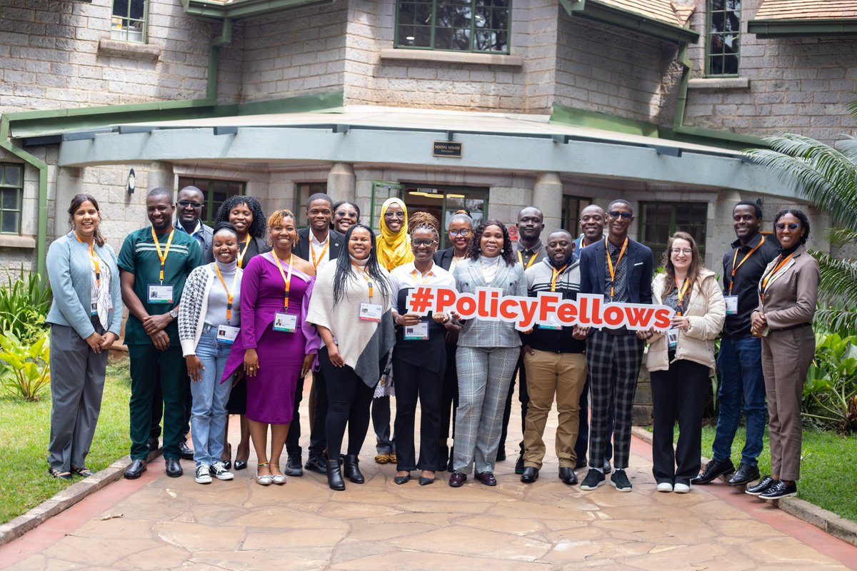 UNEP_Africa's tweet image. 🌍 The Charles R. Wall Fellows Program, by @AWF_Official and @UNEP_Africa, equips young African professionals with skills in biodiversity governance, driving sustainable development and supporting UNEP's mission for a sustainable Africa. #ChuckWallPolicyFellows2024