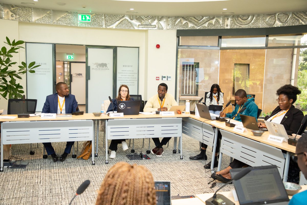 UNEP_Africa's tweet image. 🌍 The Charles R. Wall Fellows Program, by @AWF_Official and @UNEP_Africa, equips young African professionals with skills in biodiversity governance, driving sustainable development and supporting UNEP's mission for a sustainable Africa. #ChuckWallPolicyFellows2024