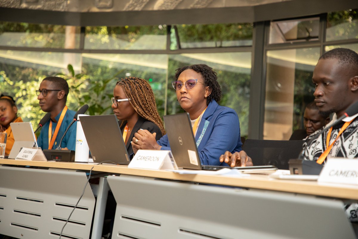 UNEP_Africa's tweet image. 🌍 The Charles R. Wall Fellows Program, by @AWF_Official and @UNEP_Africa, equips young African professionals with skills in biodiversity governance, driving sustainable development and supporting UNEP's mission for a sustainable Africa. #ChuckWallPolicyFellows2024