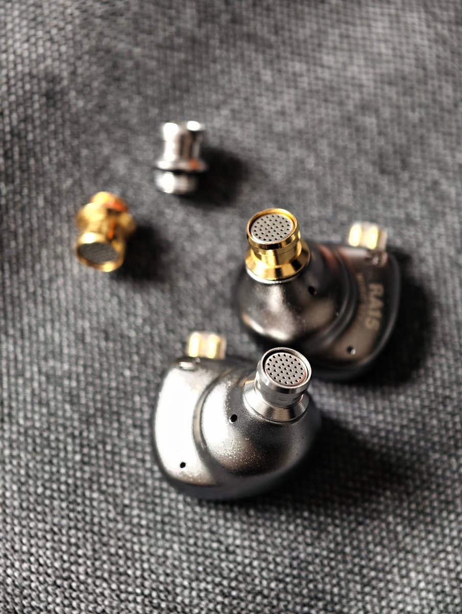 nfacous's tweet photo. Feel the Soul of Music - From Warm to Bright, the RA15 takes you through the limitless possibilities of music.🎵
#nfaudio #nfacous #RA15 #audiophile #music https://t.co/M1jFLR3lO7