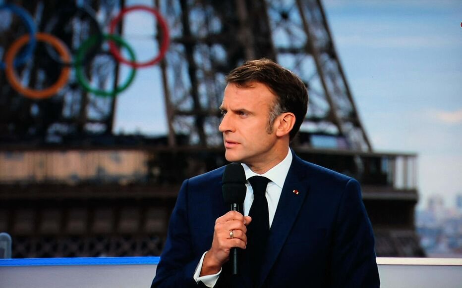 francoisedegois's tweet photo. En 1h , hier , nous sommes passé d’un « nom » à un « non »…Et quel que soit le nom donné , même si le #NFP avait proposé Mendes France ou Léon Blum,Chaban Delmas ou Rocard , ça aurait été « non ». #Macron s’accroche à sa démonstration « pas de perchoir /pas de Matignon » dans un déni démocratique qui devient extrêmement dangereux . Que reste t-il à part sa démission que les forces politiques auraient désormais intérêt à rendre inéluctable ? Rien .#Castets