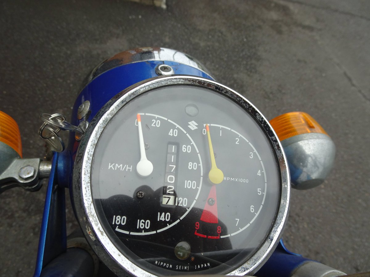 bestauto_jp's tweet photo. TC200 珍しいバイクが入りましたよ〜!
T200のスクランブラー仕様です!
純正カラーですよ〜!
#ベストオート
#TC200
#スズキ https://t.co/OrR0hmuL5z