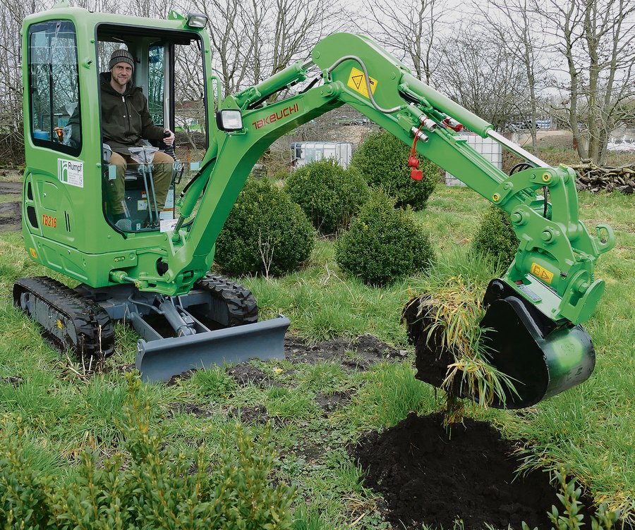 ABZ_News's tweet photo. Von 1 t bis 5,8 t bietet #Takeuchi, vertreten durch seinen Generalimporteuer, der Wilhelm Schäfer GmbH aus Heppenheim, zehn #Minibagger Modelle für den #GaLaBau an. https://t.co/daxNKPTBYv
#Bagger #Baumaschinen https://t.co/D2Di1zCeto