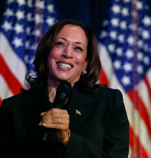 mmpadellan's tweet photo. Good morning and Happy Wednesday to everyone who is voting for Kamala Harris for President, no matter WHO she picks for her VP because they're ALL great options, and we’re focused on defeating that deranged old convicted felon in November.

Kamala Harris will DEMOLISH him. https://t.co/xOZluaLHIg