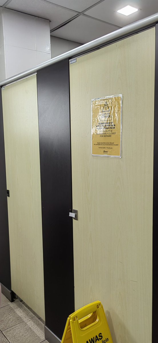 PoliticCocoNut's tweet photo. Sultan Alan Shah Airport, Ipoh. Ladies toilet rosak at least since 15th July. The other cubicle, cannot flush. Busuk! No TP. Tap cannot turn OFF. @visitperak @MY_Airports https://t.co/hfAJ3gQVP0