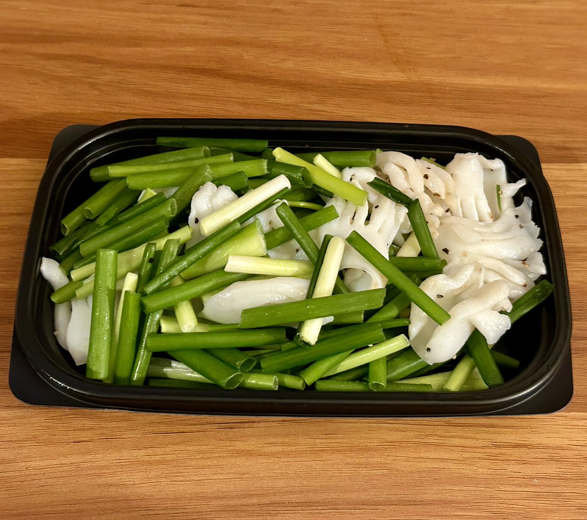 hazuyuzu0218's tweet photo. タイムセールで
4つで1080円だから買った
正価だと500円近い
量少なくて美味しくないから
次はないな(´・ω・｀)
#惣菜
#ジョイナス
#MrPanda https://t.co/zCXylU3dWF