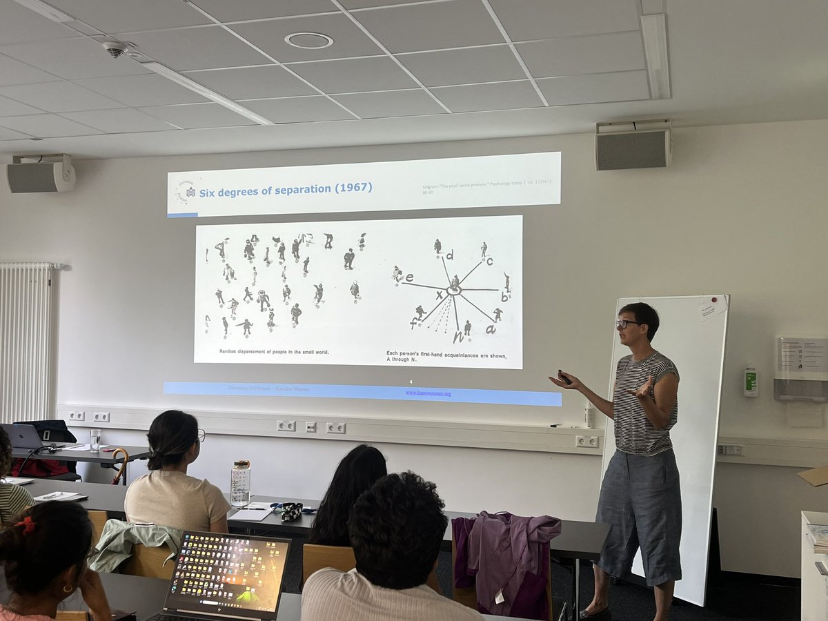 zamakany's tweet photo. Second day of the Konstanz school of collective behavior is already here . First lecture of the day is Karoline wiesner  telling us about complex systems theory and its wide spread application 🙌 https://t.co/OLPY5kudo7