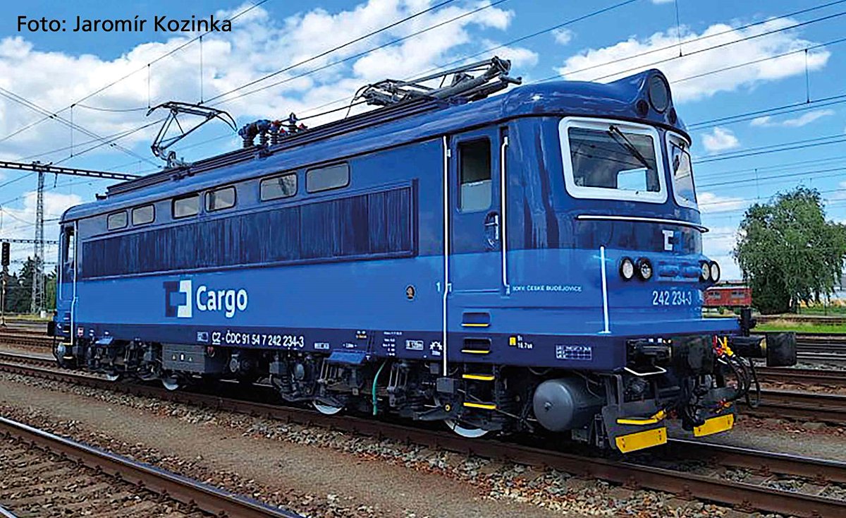 trainandcoffee's tweet photo. Novinka #PIKO: Elektrická #lokomotíva 242, #ČD #Cargo #h0 #piko (model PIKO 97404 a 97405)

https://t.co/FT7sK3MHAb

https://t.co/PKfr7hfAv5

#slovakia #vlak #train #bahn #vláčiky #vláčky #železnica #železnice #railway #blue #europe #transport https://t.co/YEBKXJlAiT