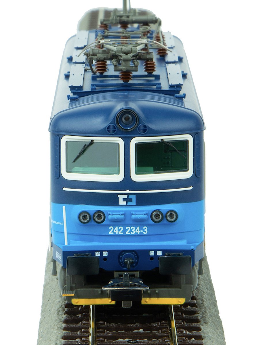 trainandcoffee's tweet photo. Novinka #PIKO: Elektrická #lokomotíva 242, #ČD #Cargo #h0 #piko (model PIKO 97404 a 97405)

https://t.co/FT7sK3MHAb

https://t.co/PKfr7hfAv5

#slovakia #vlak #train #bahn #vláčiky #vláčky #železnica #železnice #railway #blue #europe #transport https://t.co/YEBKXJlAiT