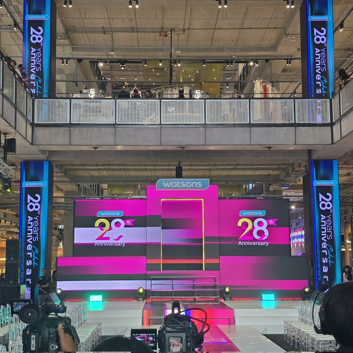 WatsonsThailand's tweet photo. ขอเสียงทีมหน้างาน และทีมหน้าจอหน่อยค่า พร้อมฉลอง 28 ปี ด้วยกันรึยังงง 🫶😍🎉

#watsonsth #watsons #Watsons28thAnniversary #WatsonsxNanon https://t.co/3hZrbxLOVQ