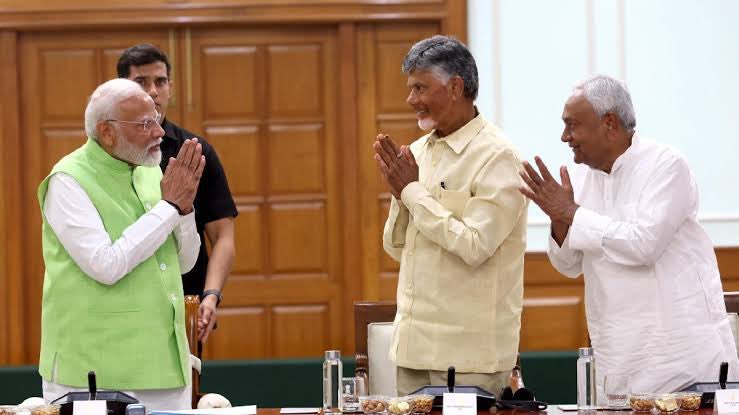Simran_Tejan's tweet photo. Budget2024 in one frame 😊😉 @ncbn @NitishKumar https://t.co/ZKAzfXuRIk
