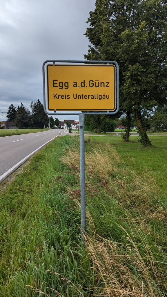 Lee_Pearce's tweet photo. Egg &amp; Gunz ❤️ https://t.co/17o1SYi1St