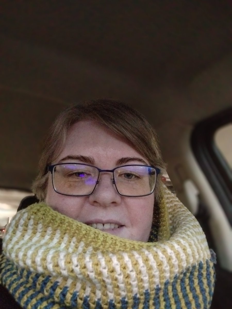 langridgep's tweet photo. I was identified by a hawker today as "Lady with a scarf", which I'm not mad about. 
#crochet #wool https://t.co/qYgt07NQbt