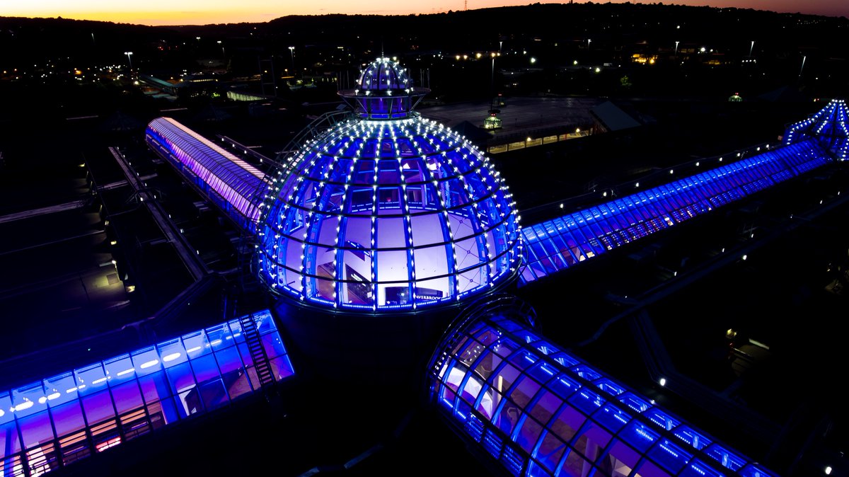 It's International Security Day and we're turning our lights blue as a big THANK YOU to our team💙

Our team is here to make Meadowhall a safe space for our customers, providing thousands of hours worth of CFR cover, saving lives in the process and much more!

📸James Marshall