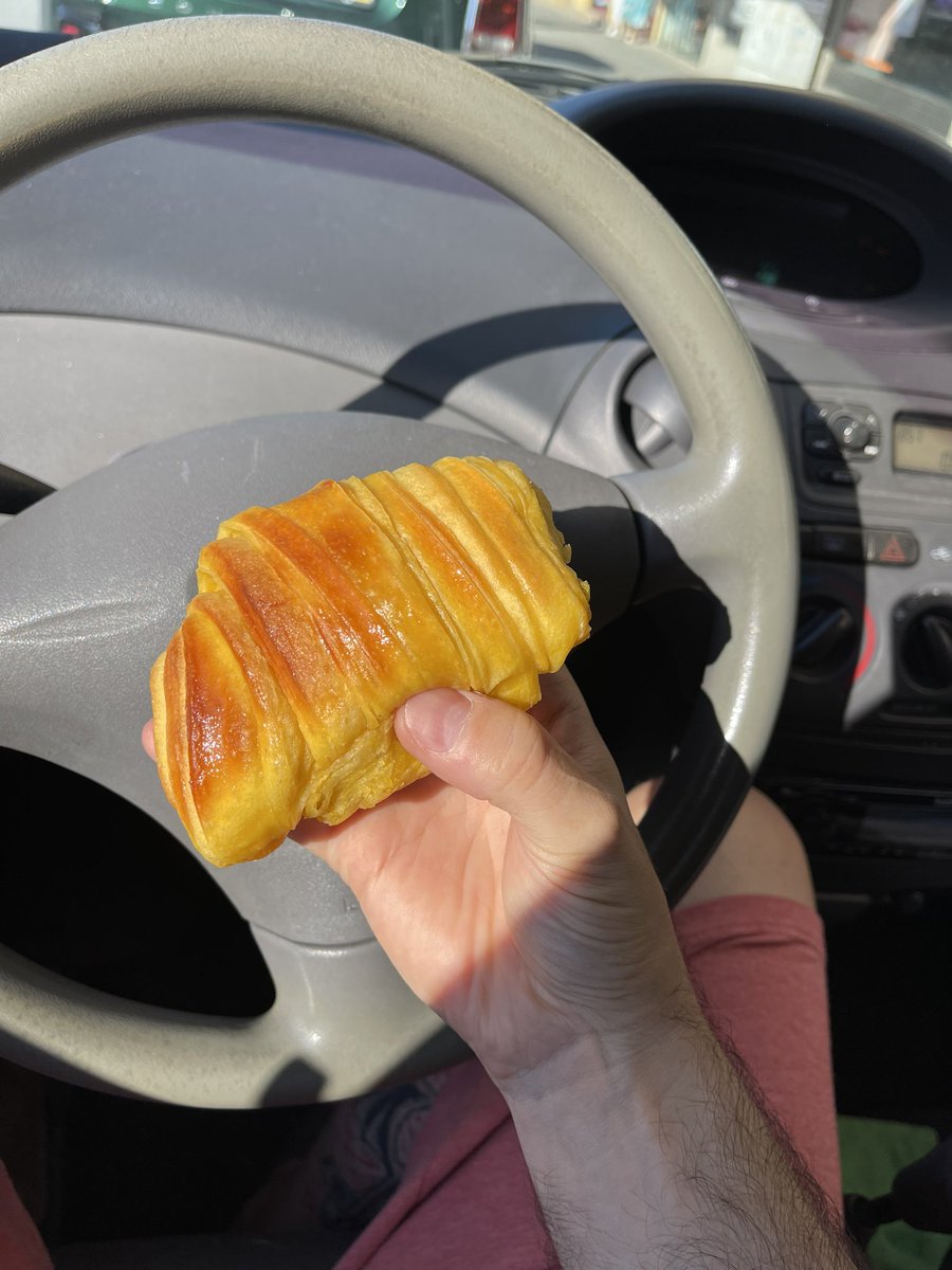 ChefeJamon's tweet photo. Quando está brilhante por baixo sabes que vai bater bué https://t.co/d2rfqNRioO