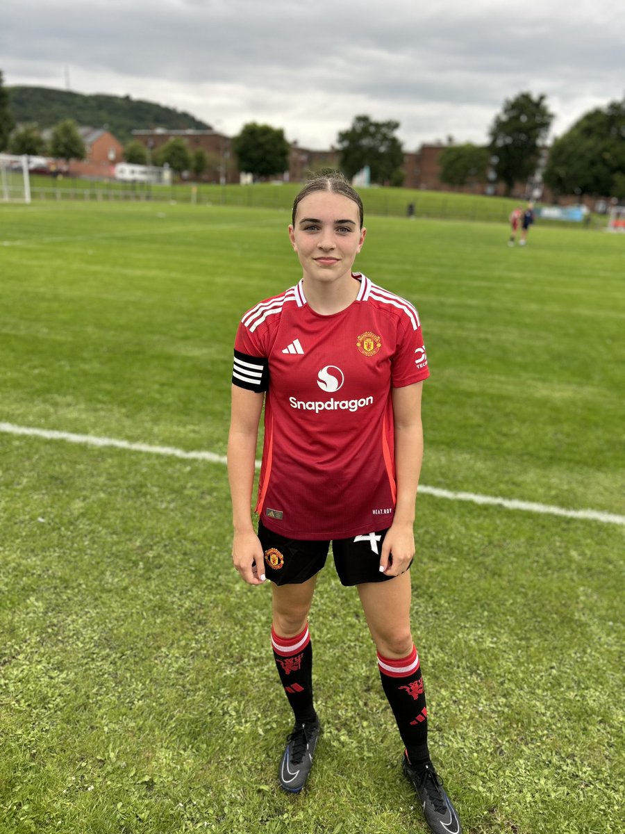 pauland9894's tweet photo. A massive thank you to @FA @MU_Foundation for the nomination and thank you to @TeamSportsAid for the funding award. It will be a great help to Jess in her continuing football journey 👏👏👏🏴󠁧󠁢󠁥󠁮󠁧󠁿🌑🔴⚽️
#backingthebest #supportthenext https://t.co/Olekgaf5H7