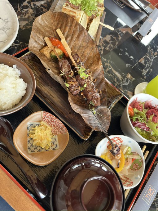 เชฟซาวาดะ ผู้มีชื่อเสียงจากโรงแรม Four Seasons (ซึ่งปัจจุบันคือ Anantara Siam) ตอนนี้ได้ย้ายมาอยู่ที่ร้าน<a href="/tag/%E3%82%A2%E3%83%95%E3%82%BF%E3%83%8C%E3%83%BC%E3%83%B3%E3%83%86%E3%82%A3%E3%83%BC"class="tags"><span>#アフタヌーンティー</span></a><a href="/tag/%E3%83%90%E3%83%B3%E3%82%B3%E3%82%AF"class="tags"><span>#バンコク</span></a><a href="/tag/intercontinentalbangkok"class="tags"><span>#intercontinentalbangkok</span></a>