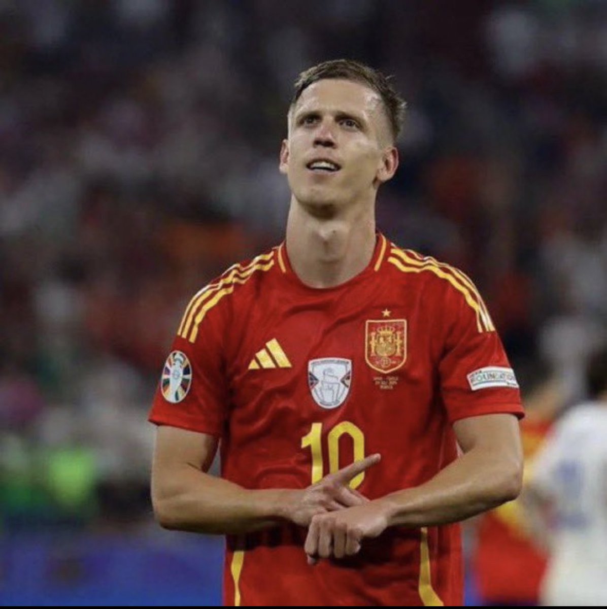 Cv7777777777's tweet photo. اللاعب موافق وكل الأمور ماشيه العائق المادة التي لا يملكها النادي حالياً  علماً بأنه من ضمن اندية الصندوق الأقل دعماً الصفقة ضروري تتم من لأنها احتياج للنصر واللاعب إضافه للنصر كبيره وللدوري خلصوا صفقاتنا مثل باقي الأنديه يكفي تعتيم 
@SaadBinSoliman 
 #اولمو_مطلب_النصراويين https://t.co/O0kNEmhzBU