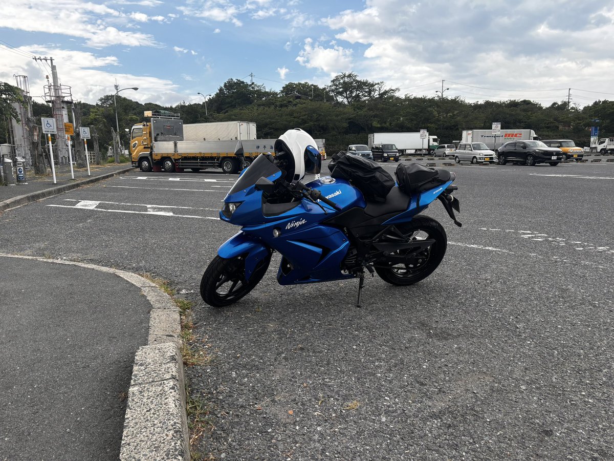 オイル交換でやらかしたんで代車
ネジ割るのは相当
250のETC無しで大阪まで弾丸帰宅RTA始まり始まり