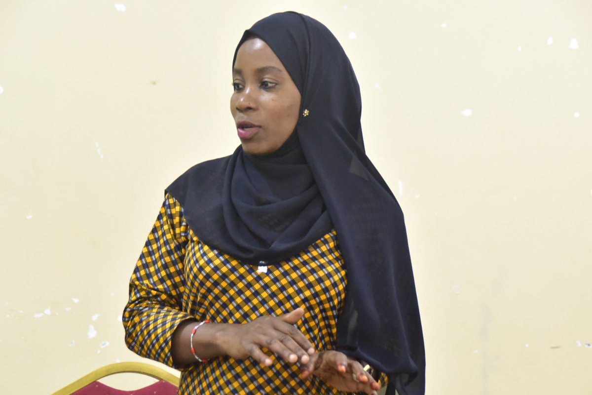 TAMWA_Zanzibar's tweet photo. 📝📍Julai 23, TAMWA ZNZ imekutana na waandishi  na wadau wa habari kupokea mrejesho wa program ya  mapitio ya sheria za habari ambazo ndani yake kuna vifungu vinavyokwaza #UhuruWaHabariZanzibar

Ni upi mrejesho/maoni yako kuhusu programu hii ya Uchechemuzi wa Sheria hizi?

Karibu https://t.co/UAYYOrBW0G