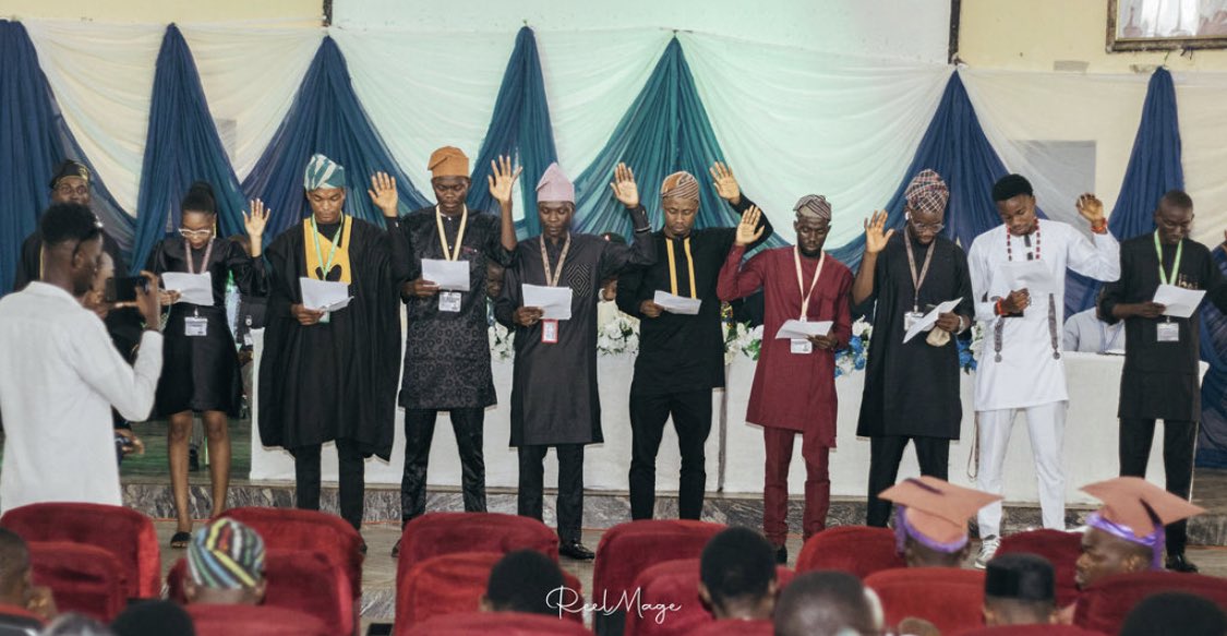 _Ro_bor_'s tweet photo. Honored to have sworn my oath as the 40th Futa Student Union Welfare Director with my fellow executives on 22nd July 2024. Ready to champion student well-being and create positive change. #FUTA #StudentUnion #WelfareDirector #Welfareservantleader #Futasu https://t.co/2vYWPaUEtu