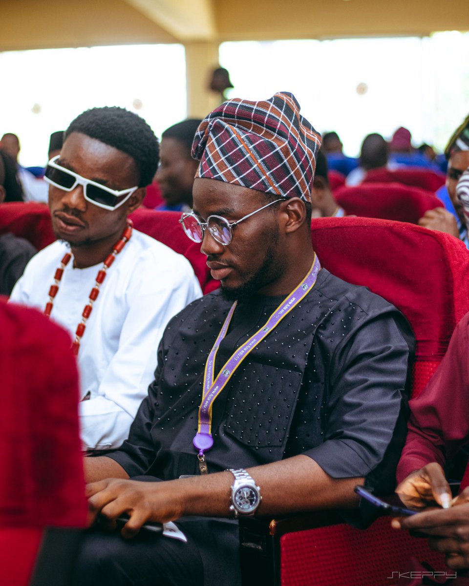 _Ro_bor_'s tweet photo. Honored to have sworn my oath as the 40th Futa Student Union Welfare Director with my fellow executives on 22nd July 2024. Ready to champion student well-being and create positive change. #FUTA #StudentUnion #WelfareDirector #Welfareservantleader #Futasu https://t.co/2vYWPaUEtu