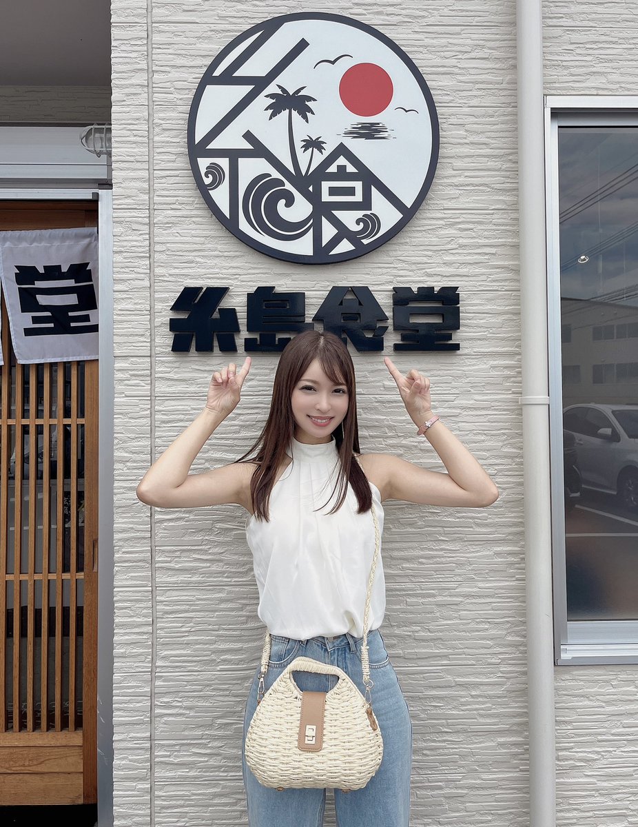 madoka_ps's tweet image. 今日はお休みだったので
糸島lunch😋🍴💕
海鮮丼美味しかったぁ🐟˜˷

私はサーモンいくら丼にしたよ🍣

#幸せな休日
#糸島食堂