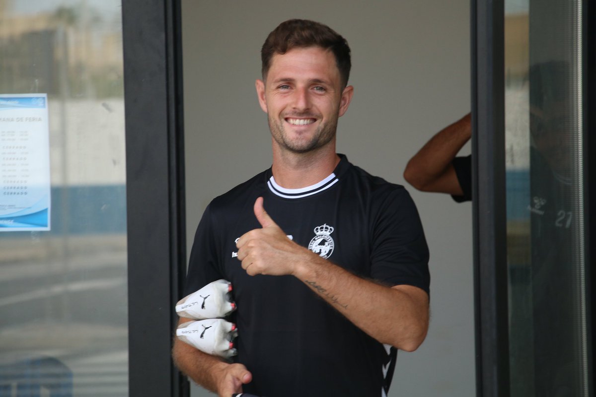 RBL1912's tweet photo. Empezando el día con alegría 😁🤙🏽 https://t.co/FsqrR1CyTw