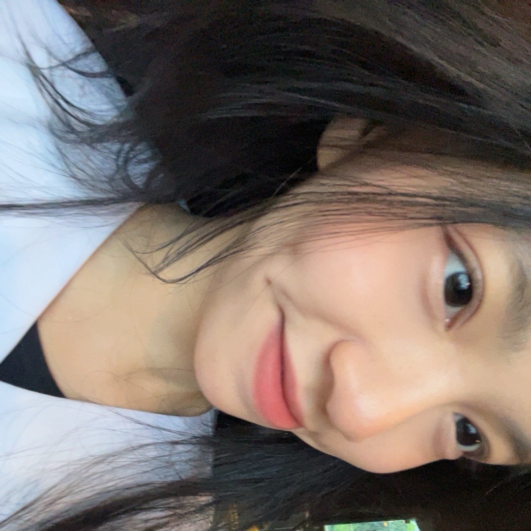 Aralie_JKT48's tweet photo. SIANG OLLL, kangen deh 🤏🏻 dikit aja tapi, kalian lagi apaa? suda mam siang belum? tadi aku suda mam 👊🏻 biasakan tida telat makan 🫡 kalian semangat ya menjalani sisa hari inii, lanjut nanti 👋🏻 OH IYA JNGN LUPA SENYUM HARI INI ☺️ https://t.co/DQGqcITtDJ