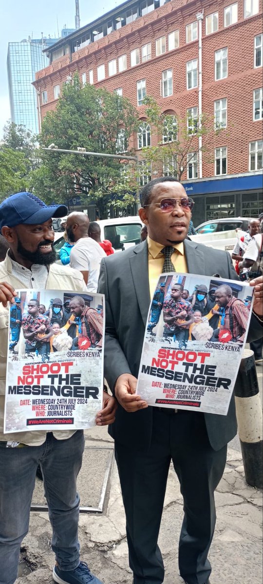 No one should be shot for expressing divergent opinions.  Use bullets on bandits and terrorists.

#RigathiOnAssignment #RutoMustGo #OccupyCBDThursday The KDF Kimuzi State house