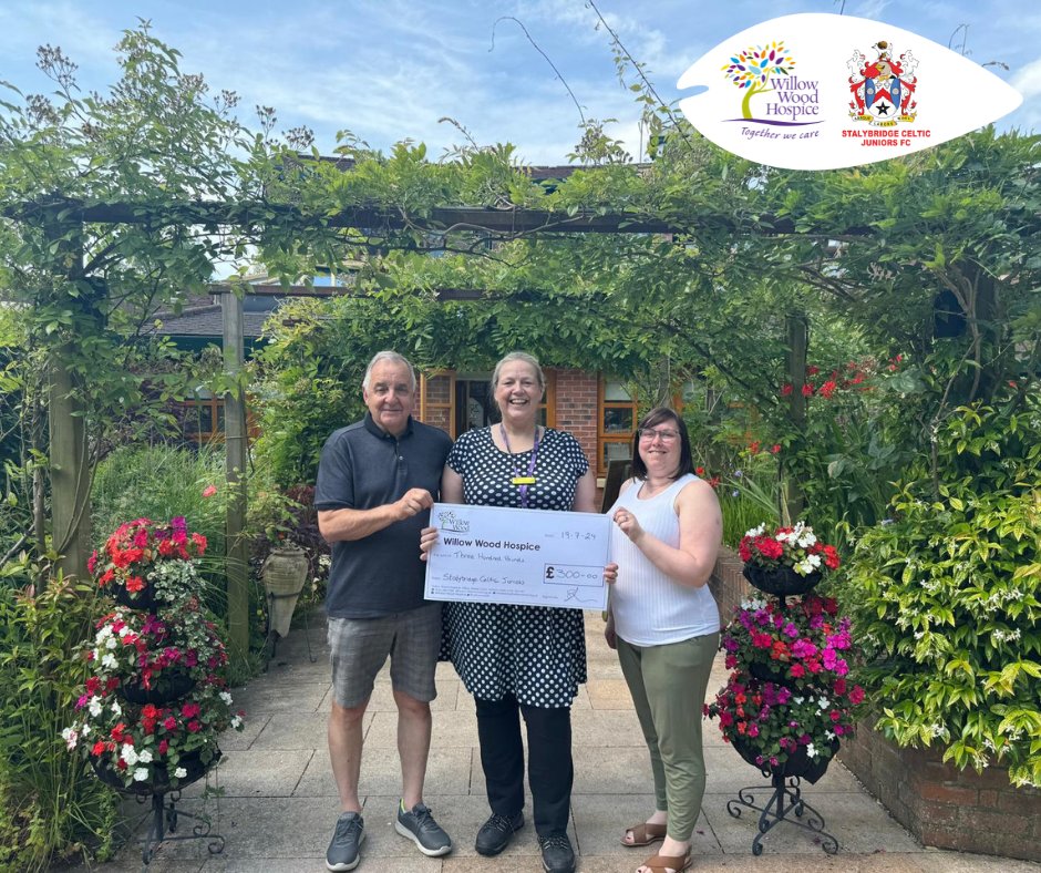 We were delighted to meet Garry Pearce and Sarah Turner from <a href="/CelticJnrs/">Stalybridge Celtic Juniors</a>, who presented a £300 cheque raised by a walking football tournament ⚽

This annual event, now in its fifth year, supports different charities. Thanks to everyone involved for helping Willow Wood Hospice 💜