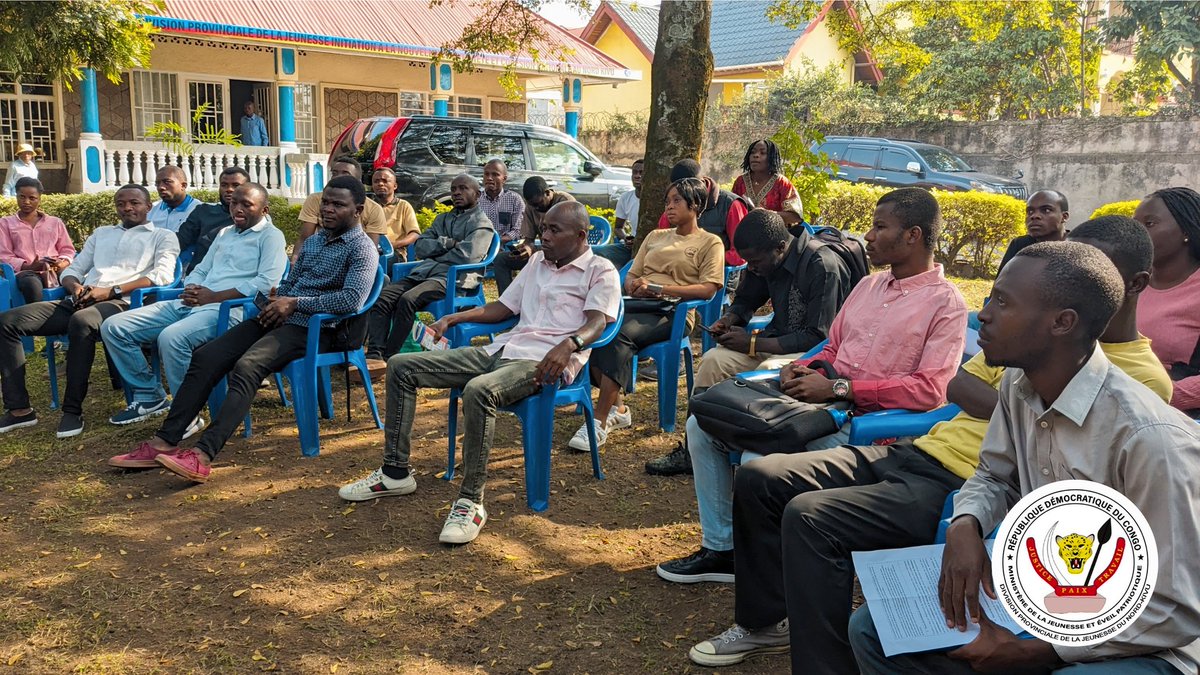 GetUpInternati1's tweet photo. #FormerPourTransformer: Le Chef de @DPJINCCN_NK et le Coordonnateur @GetUpInternati1 ont procédé à l'interpellation au respect du code éthique et responsabilité aux jeunes boursiers du programme #WEZESHA en #MobolisationCommunautaire avant leur départ sur terrain pour la pratique https://t.co/eMzB9AJQj1