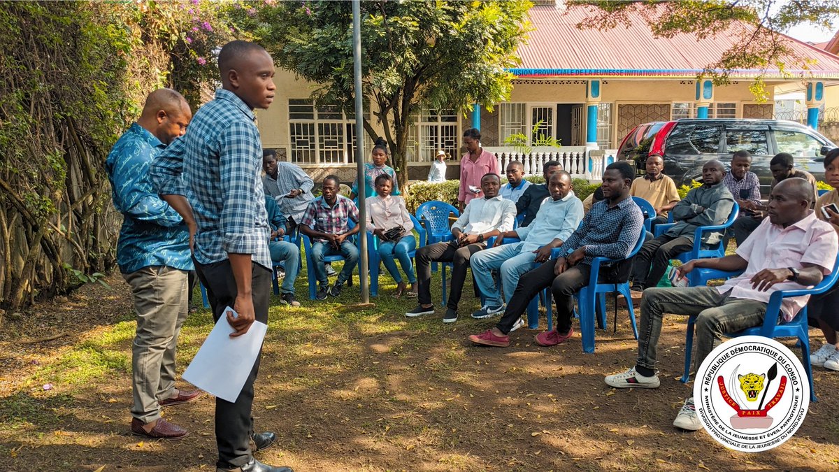 GetUpInternati1's tweet photo. #FormerPourTransformer: Le Chef de @DPJINCCN_NK et le Coordonnateur @GetUpInternati1 ont procédé à l'interpellation au respect du code éthique et responsabilité aux jeunes boursiers du programme #WEZESHA en #MobolisationCommunautaire avant leur départ sur terrain pour la pratique https://t.co/eMzB9AJQj1